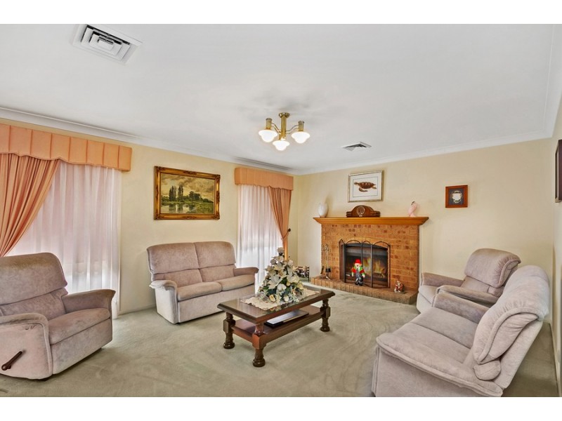 100 Regal Way, Valentine NSW 2280