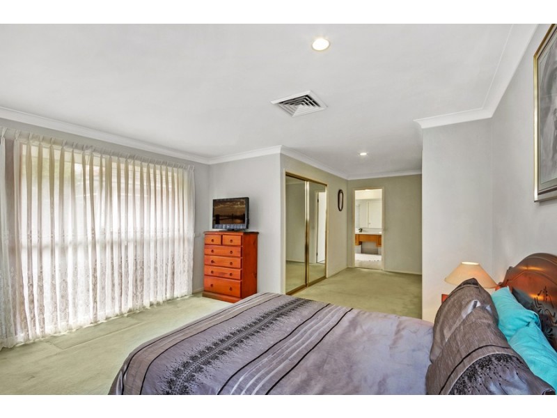 100 Regal Way, Valentine NSW 2280