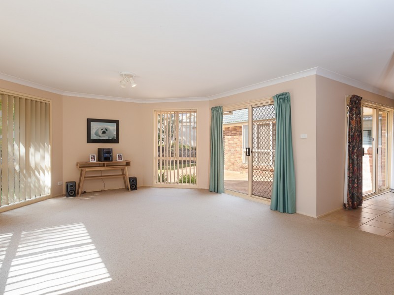 19 Mountbatten Place, Valentine NSW 2280