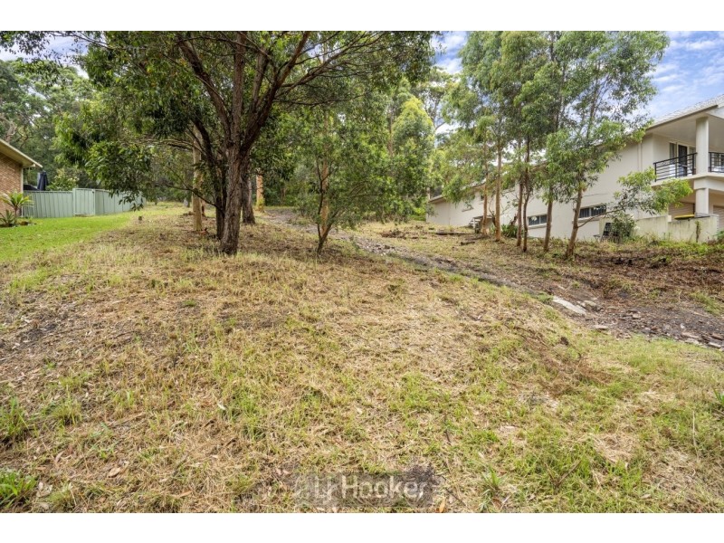 35 Broughton Way, Lakelands NSW 2282