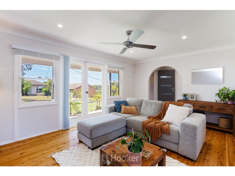 82 Alhambra Avenue, Macquarie Hills NSW 2285