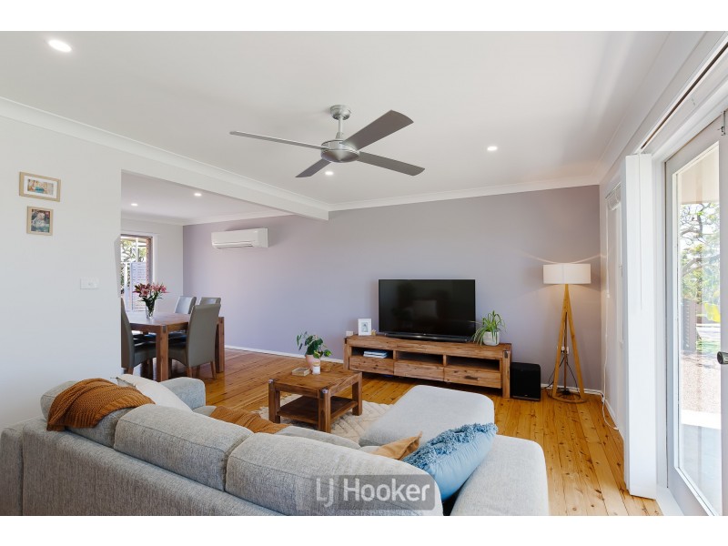 82 Alhambra Avenue, Macquarie Hills NSW 2285