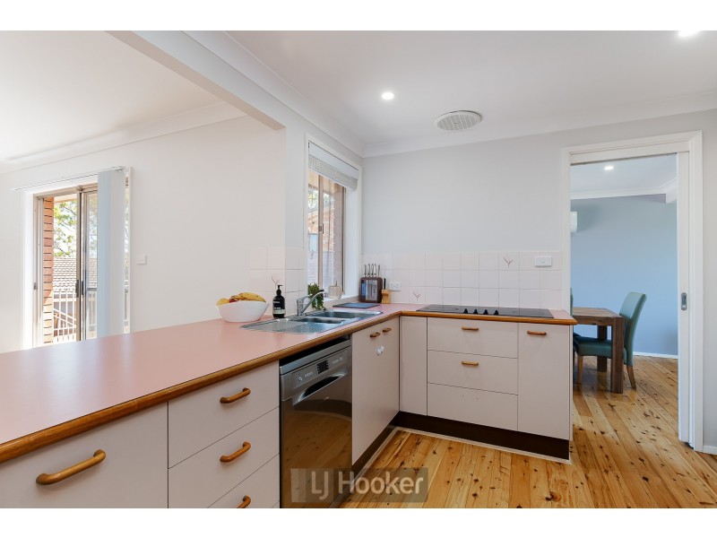 82 Alhambra Avenue, Macquarie Hills NSW 2285