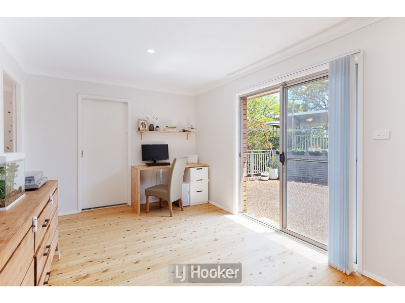 82 Alhambra Avenue, Macquarie Hills NSW 2285