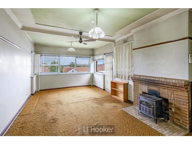 2 Beryl Street, Warners Bay NSW 2282