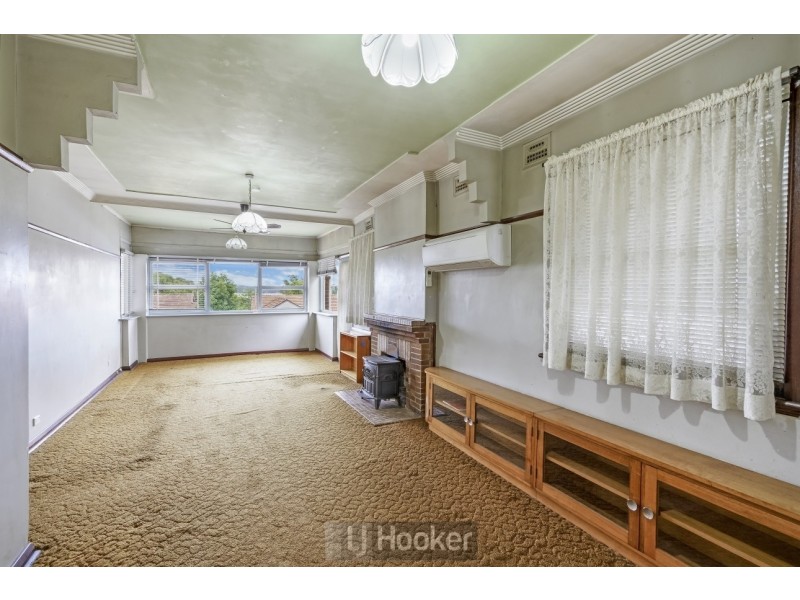 2 Beryl Street, Warners Bay NSW 2282