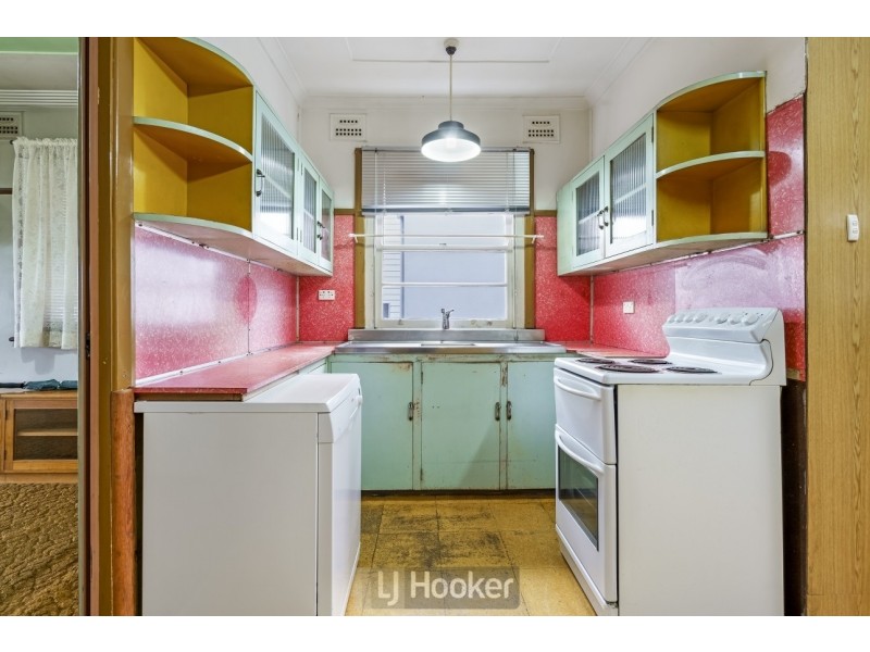 2 Beryl Street, Warners Bay NSW 2282