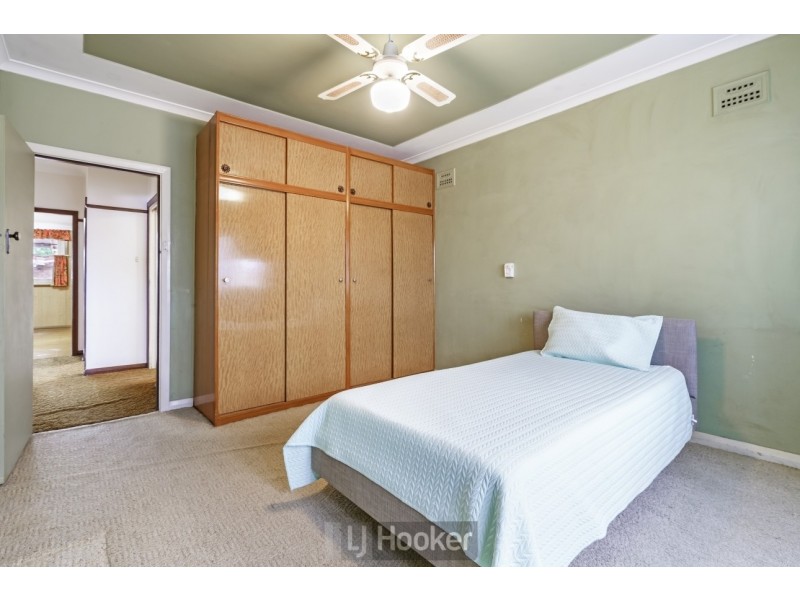 2 Beryl Street, Warners Bay NSW 2282