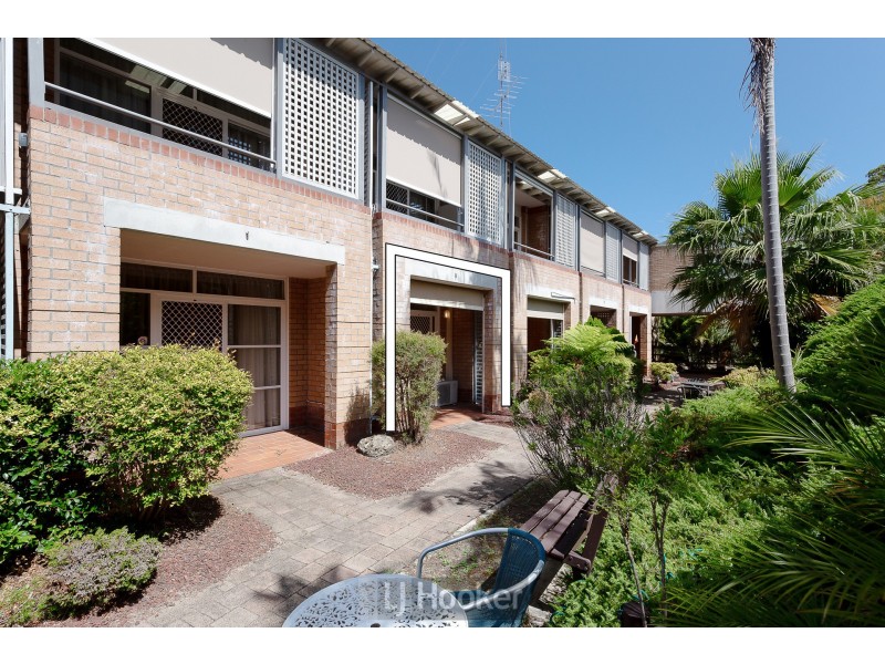 110/3 Violet Town Road, Mount Hutton NSW 2290