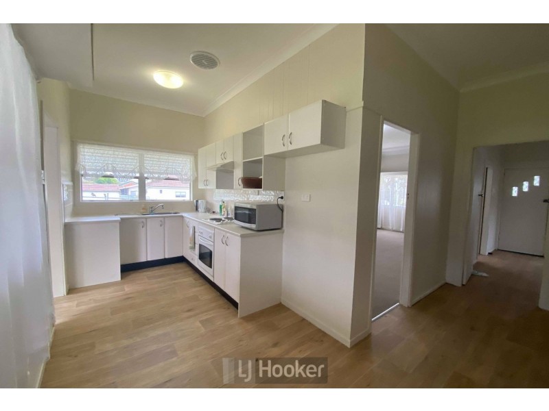 122 The Boulevarde, Toronto NSW 2283