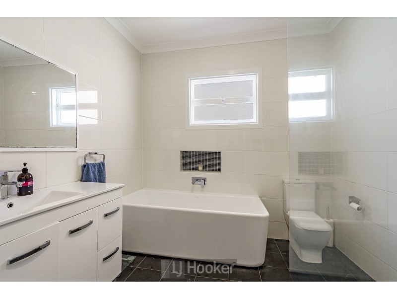 74 Jonathan Street, Eleebana NSW 2282