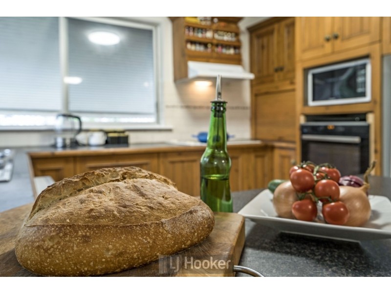 34 Coniston Close, Rankin Park NSW 2287