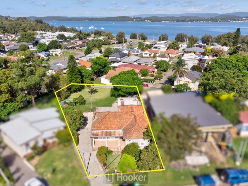 10 Jesson Parade, Warners Bay NSW 2282