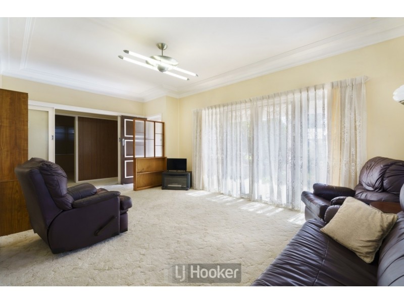 10 Jesson Parade, Warners Bay NSW 2282