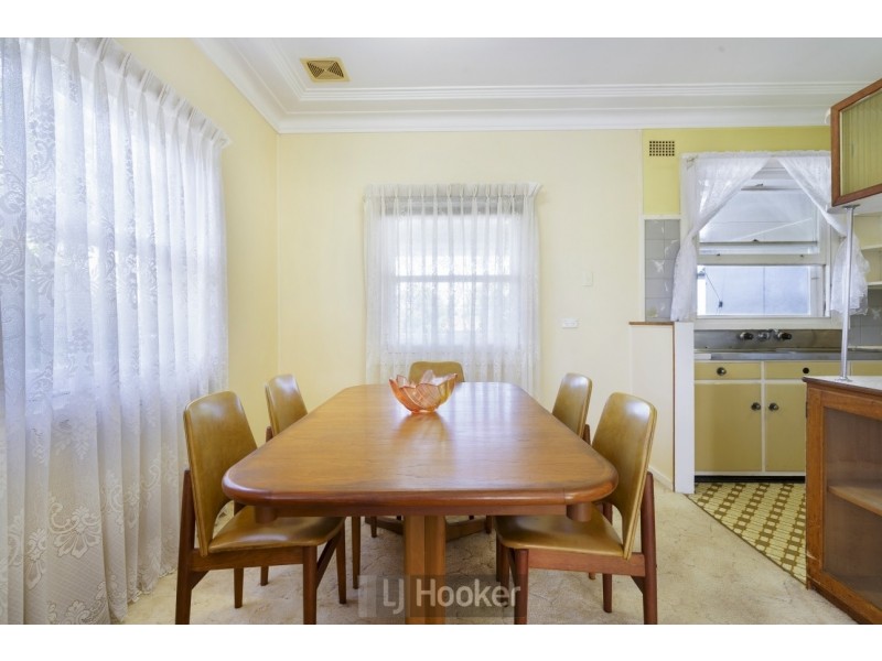 10 Jesson Parade, Warners Bay NSW 2282