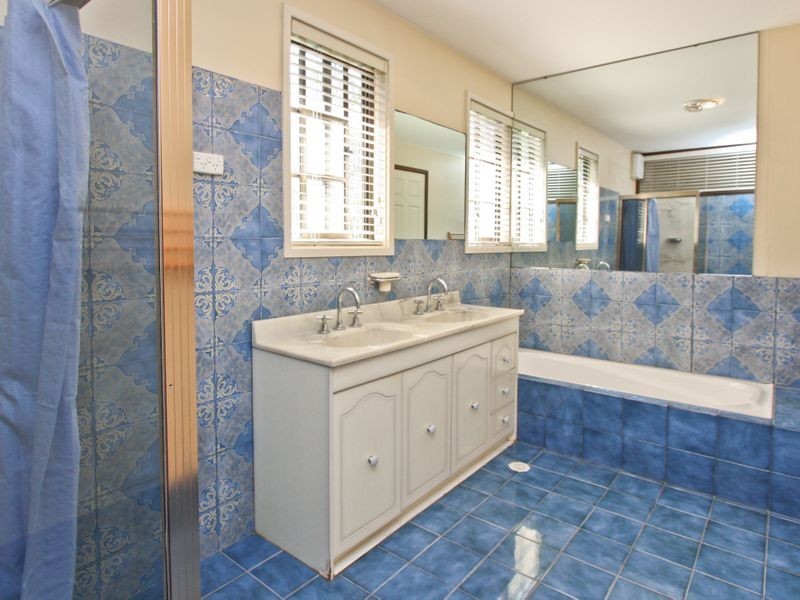 25 Yerambla Close, Eleebana NSW 2282