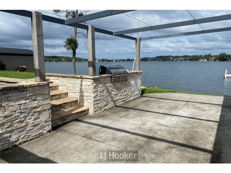 54a Sealand Road, Fishing Point NSW 2283