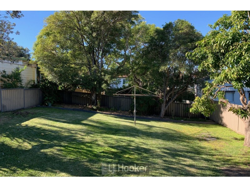 6 Jones Avenue, Warners Bay NSW 2282