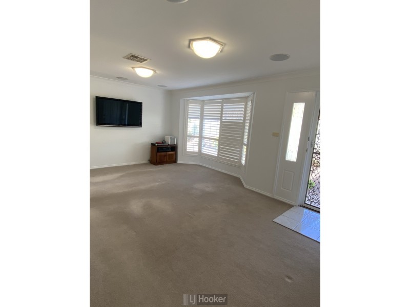 2/53 Berringar Road, Valentine NSW 2280