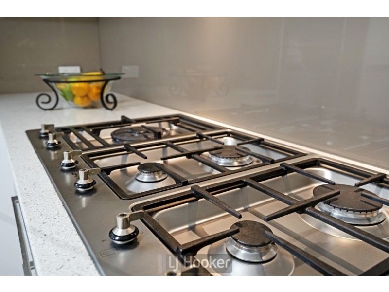 16 Connaught Road, Valentine NSW 2280