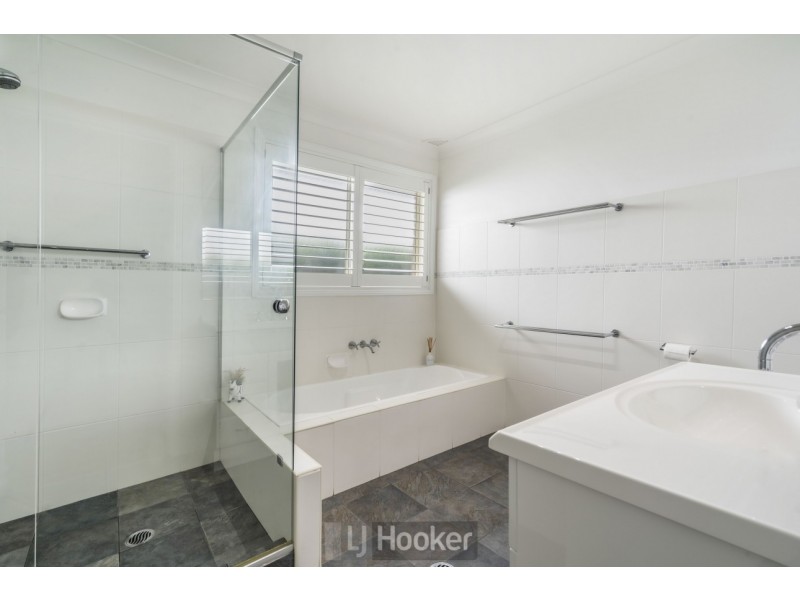 16 Connaught Road, Valentine NSW 2280