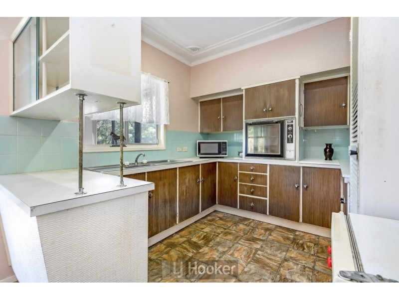 8 Royal Street, Warners Bay NSW 2282