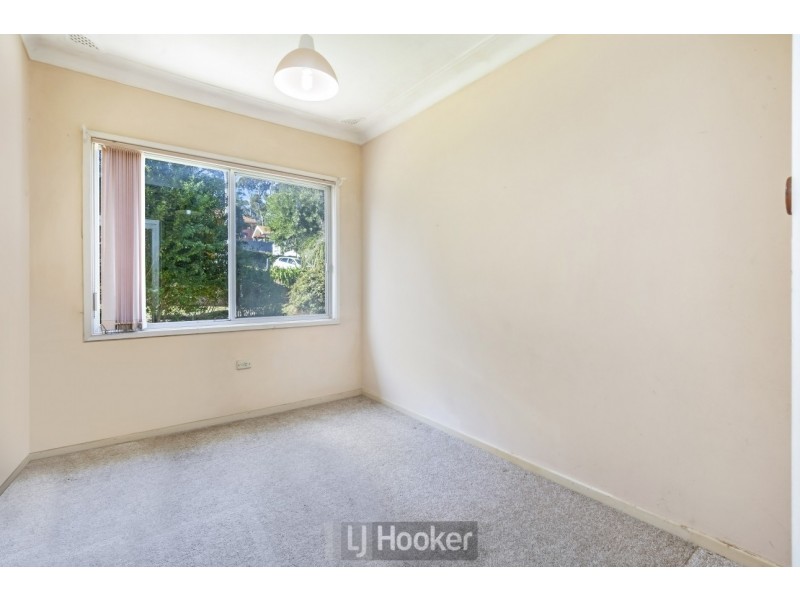 8 Royal Street, Warners Bay NSW 2282