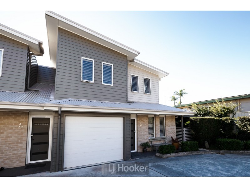 2/49 Lurnea Crescent, Valentine NSW 2280