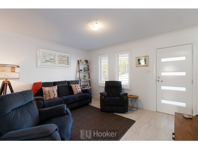 2/49 Lurnea Crescent, Valentine NSW 2280