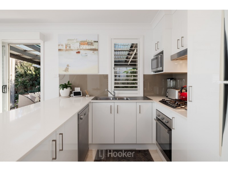 2/49 Lurnea Crescent, Valentine NSW 2280