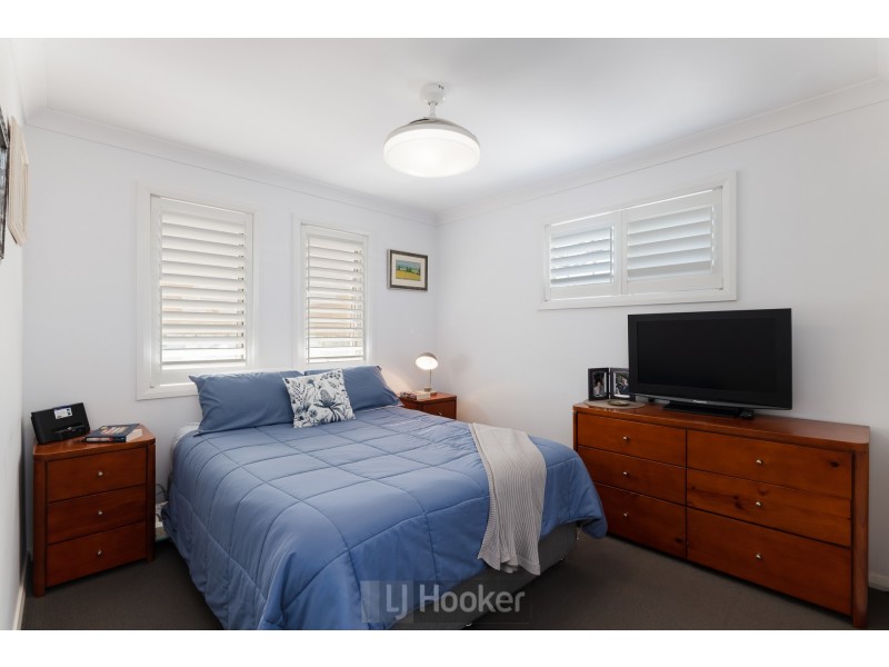 2/49 Lurnea Crescent, Valentine NSW 2280