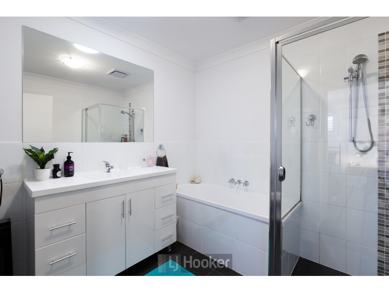 2/49 Lurnea Crescent, Valentine NSW 2280