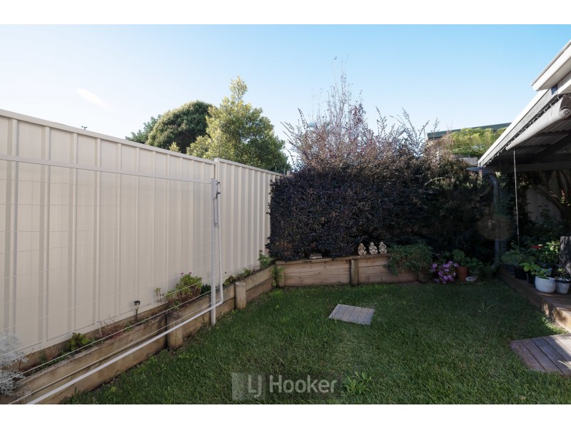 2/49 Lurnea Crescent, Valentine NSW 2280