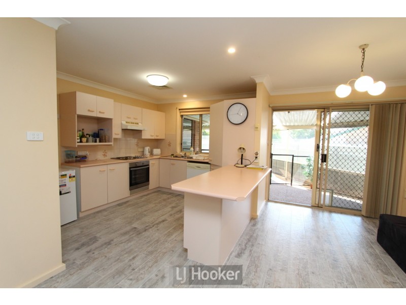 16 Aurora Court, Warners Bay NSW 2282