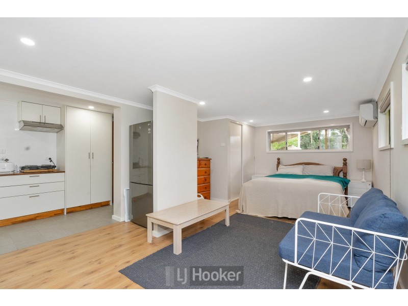 1/5 Blaxland Road, Macquarie Hills NSW 2285