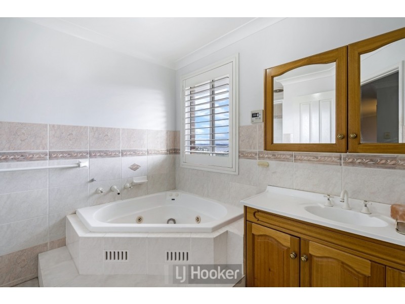 34 Ridgewood Crescent, Eleebana NSW 2282