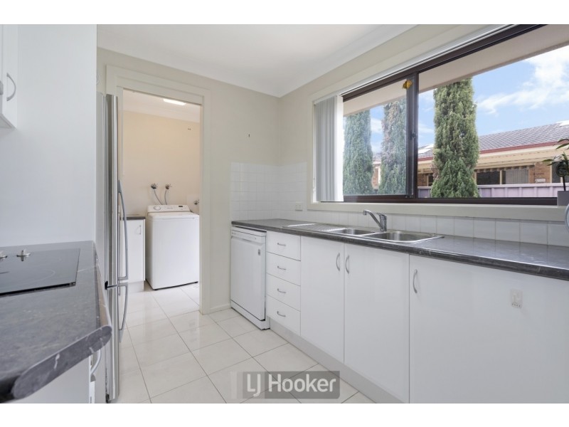 2/15 Ruston Avenue, Valentine NSW 2280