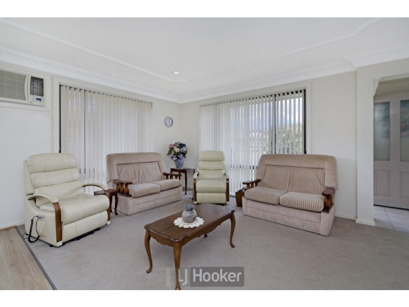 2/15 Ruston Avenue, Valentine NSW 2280