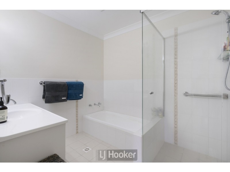 2/15 Ruston Avenue, Valentine NSW 2280