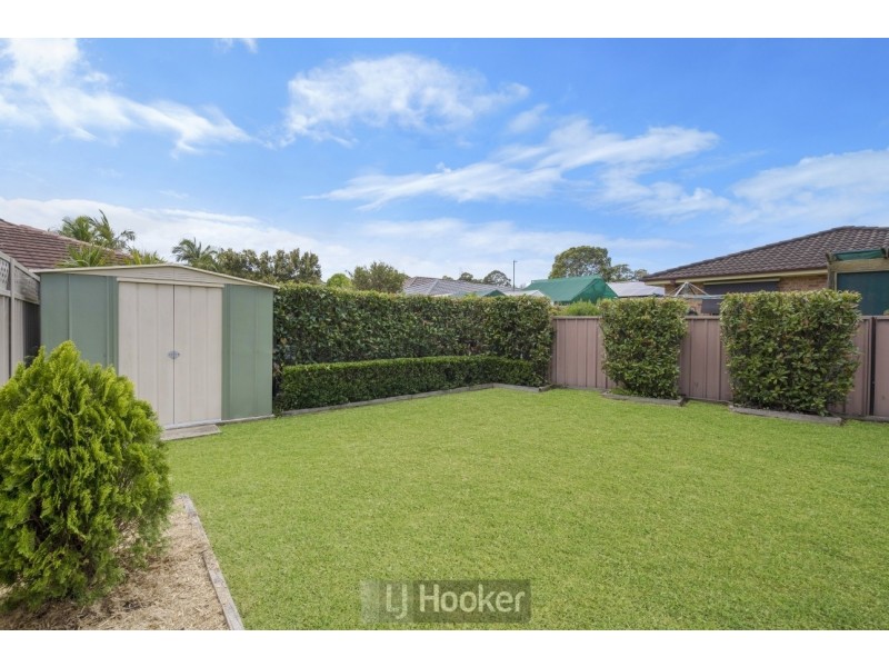 2/15 Ruston Avenue, Valentine NSW 2280