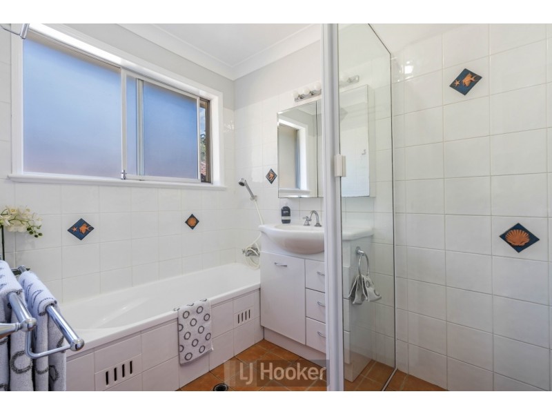 17 Cheshire Close, Rankin Park NSW 2287