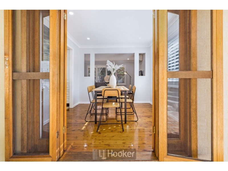 17 Cheshire Close, Rankin Park NSW 2287