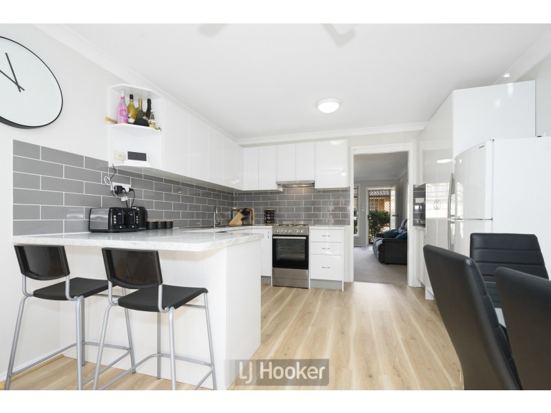 5/4 Delta Close, Eleebana NSW 2282