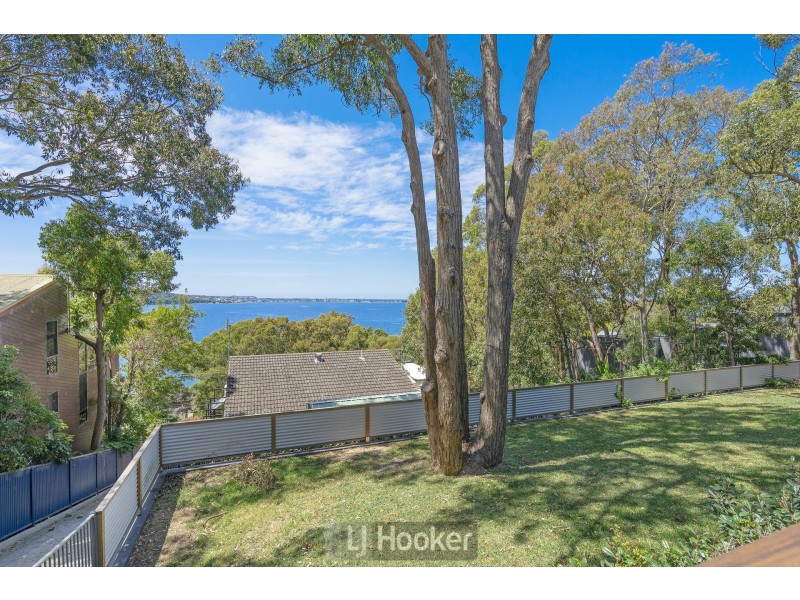 131 Skye Point Road, Coal Point NSW 2283