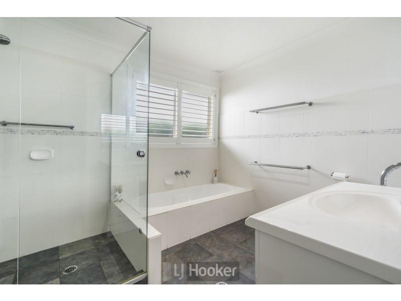 16 Connaught Road, Valentine NSW 2280