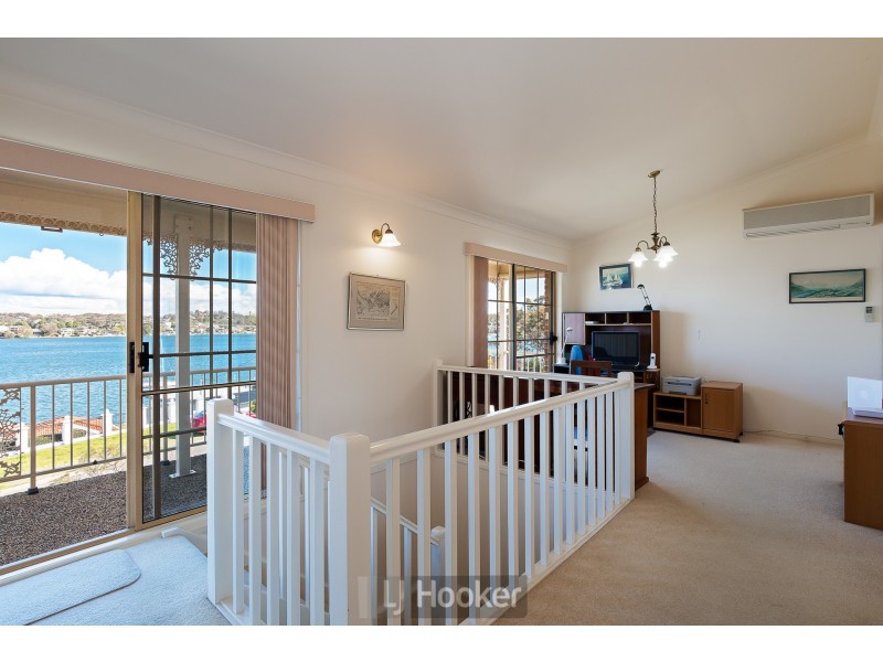 61 Sealand Road, Fishing Point NSW 2283