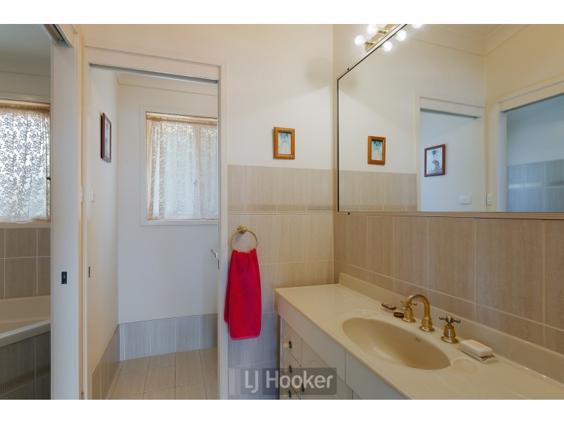 61 Sealand Road, Fishing Point NSW 2283