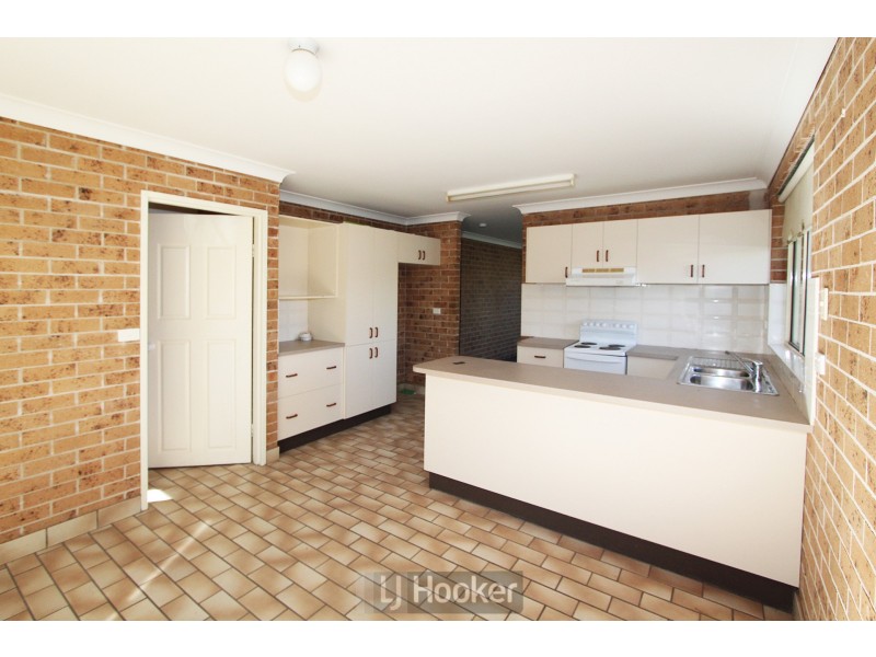 2/50 Charles Street, Warners Bay NSW 2282