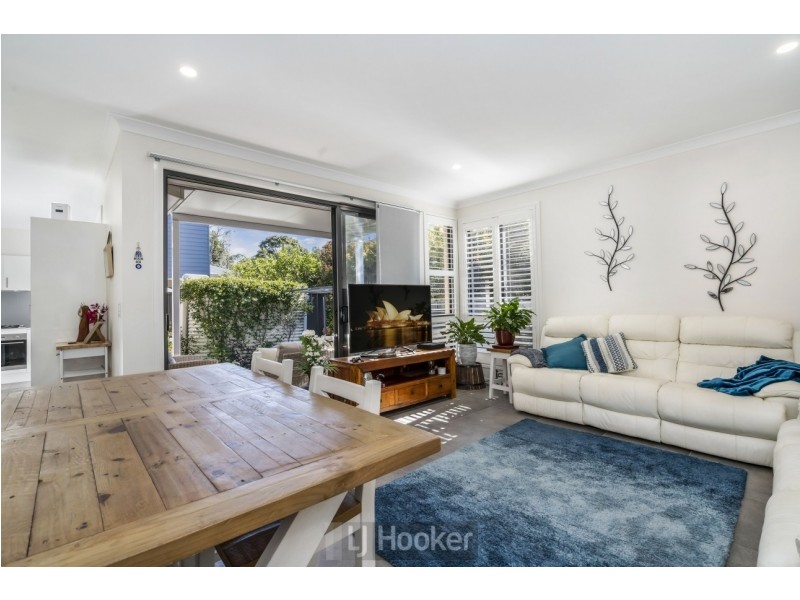 3/10 Queen Street, Warners Bay NSW 2282