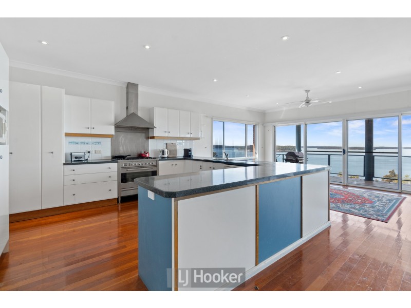 10 Cecil Avenue, Wangi Wangi NSW 2267